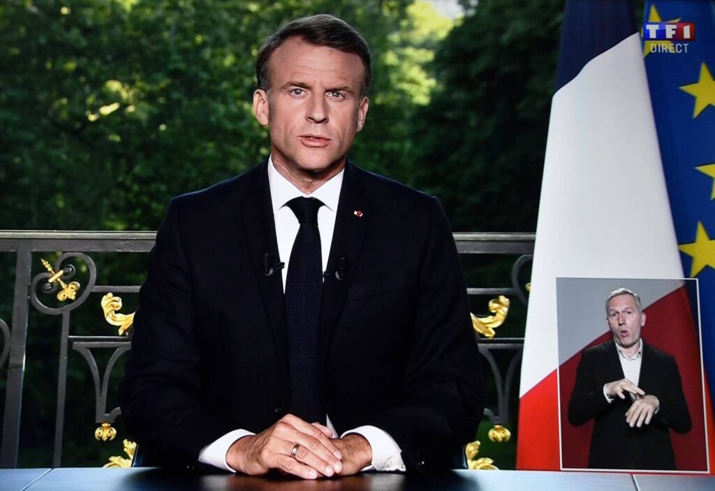 Vanity News: Emmanuel Macron dissolution 